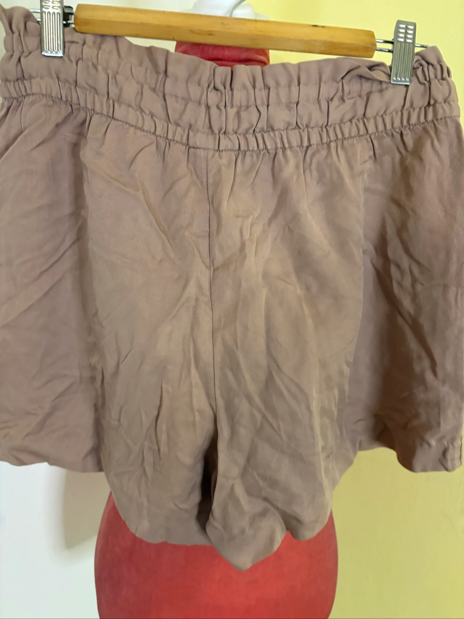 Taupe Paperbag Shorts with Elastic Waist and Bow – photo 5